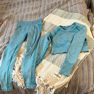 Gymshark women’s matching set 💙💙 PRICE IS FOR SET